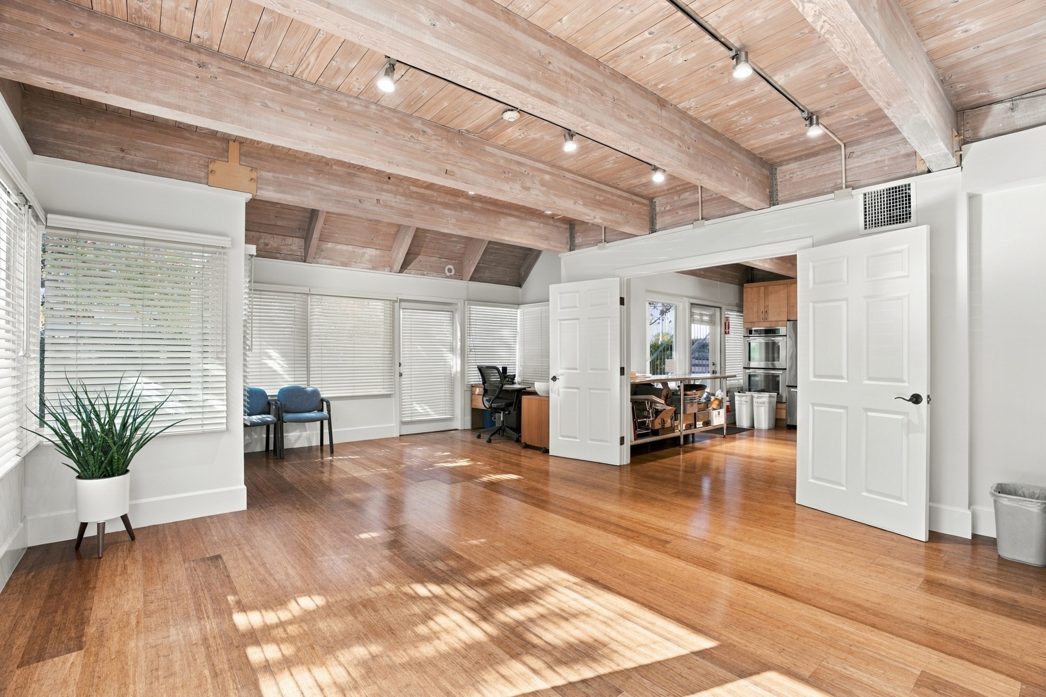 900 Bridgeway